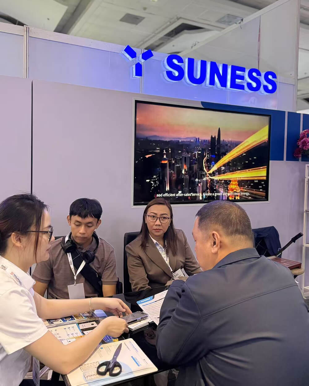 နေရောင်ခြည် နေရောင်ခြည်